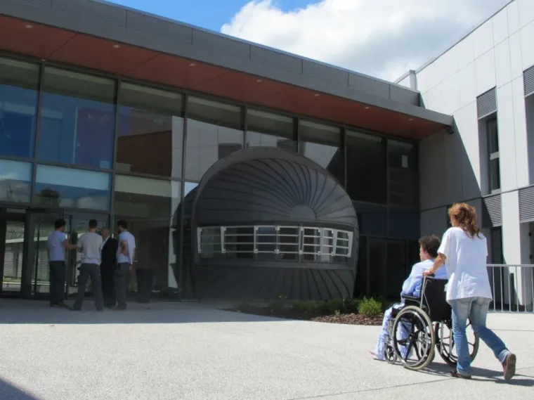 Accompagnement d'un jeune à l'hôpital psychiatrique de la Roche Sur Foron, Annecy, AJR Annecy